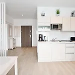 Sunset Resort, Nadmorska 106 Apartment