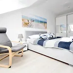 Sunset Resort, Nadmorska 106