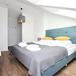 Sunset Resort, Nadmorska 106