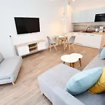 Sunset Resort, Nadmorska 106 *