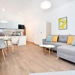 Sunset Resort, Nadmorska 106 *