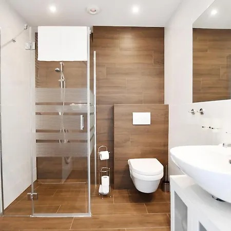 Sunset Resort, Nadmorska 106 *