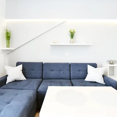 Sunset Resort, Nadmorska 106