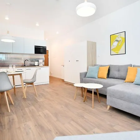 Sunset Resort, Nadmorska 106 *