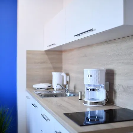 Sunset Resort, Nadmorska 106