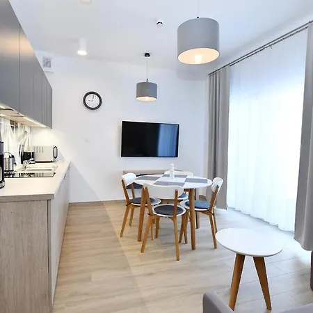 Sunset Resort, Nadmorska 106