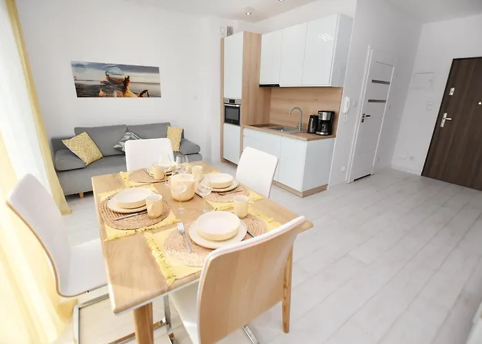 Sunset Resort, Nadmorska 106