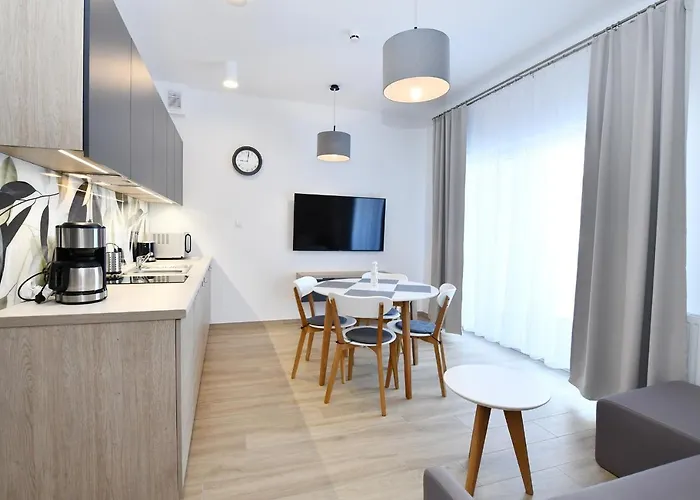 Sunset Resort, Nadmorska 106